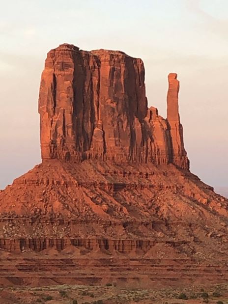 This image has an empty alt attribute; its file name is 19.8.28-left-hand.jpg